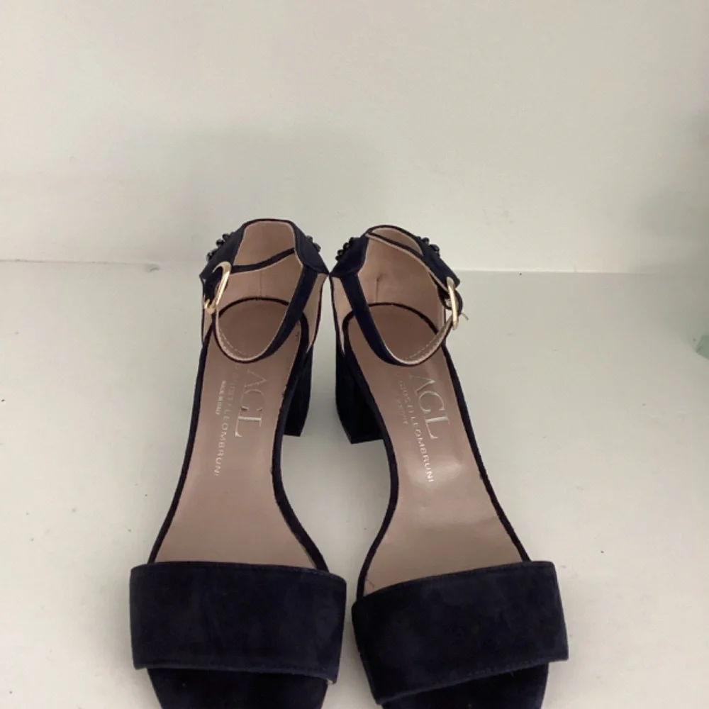AGL CRYSTAL EMBELLISHMENTS T-STRAP SUEDE NAVY SANDALS SHOES BEAUTIFUL 39 8.5